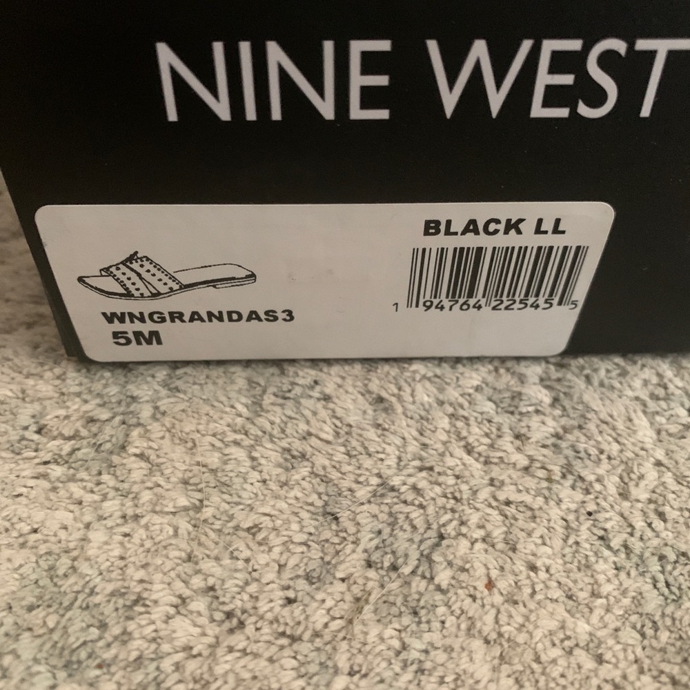 Nine West sandal - Picture 3 of 3